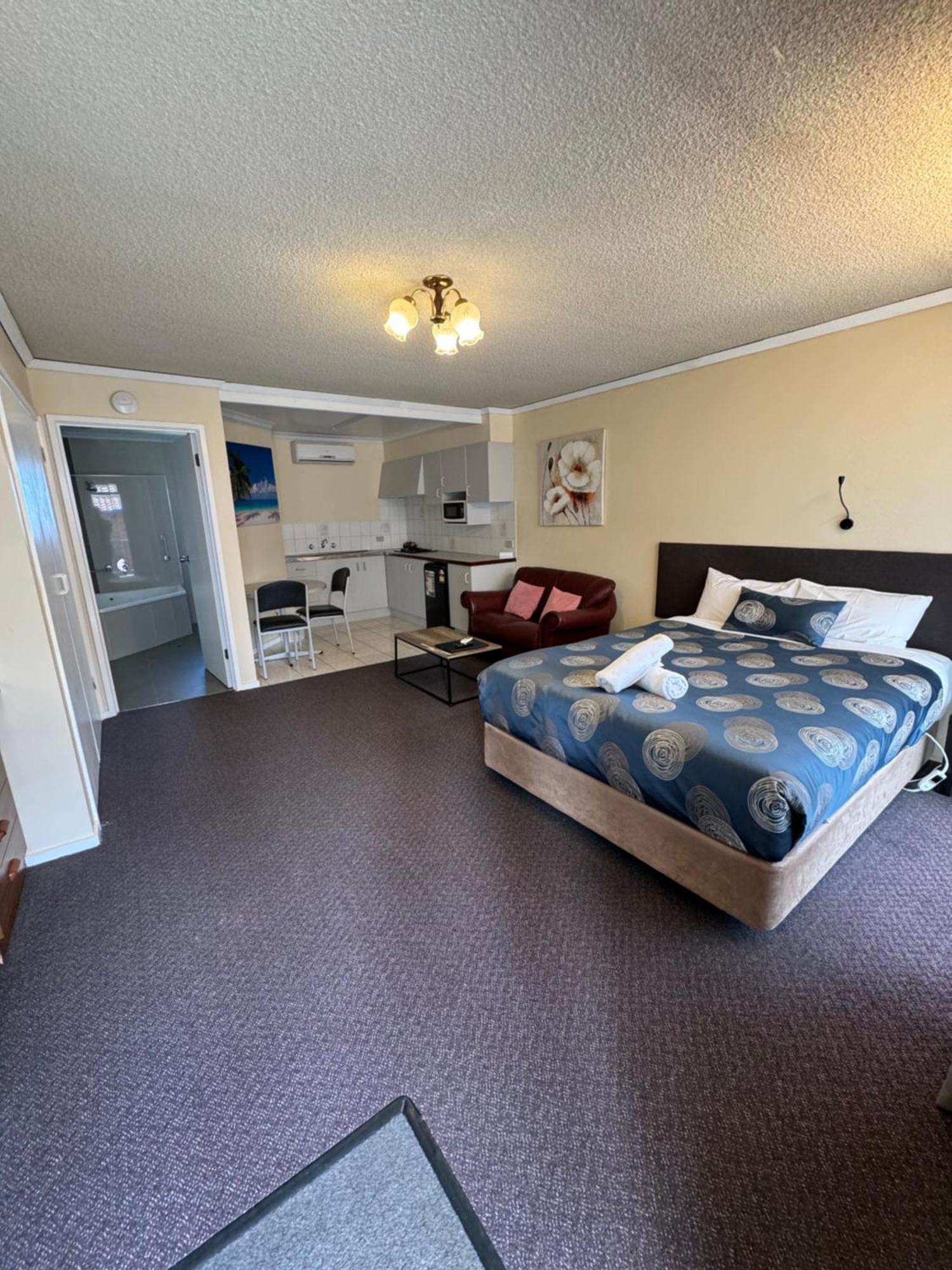 Blue Whale Motor Inn & Apartments Warrnambool Exteriör bild